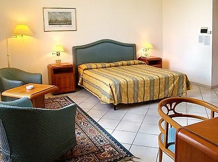 Roma Hotel 3*