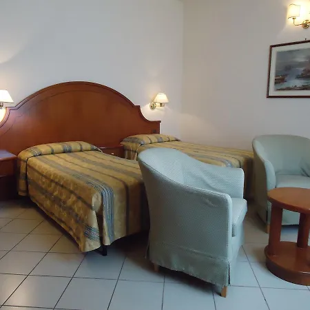 Hotel Roma 3*